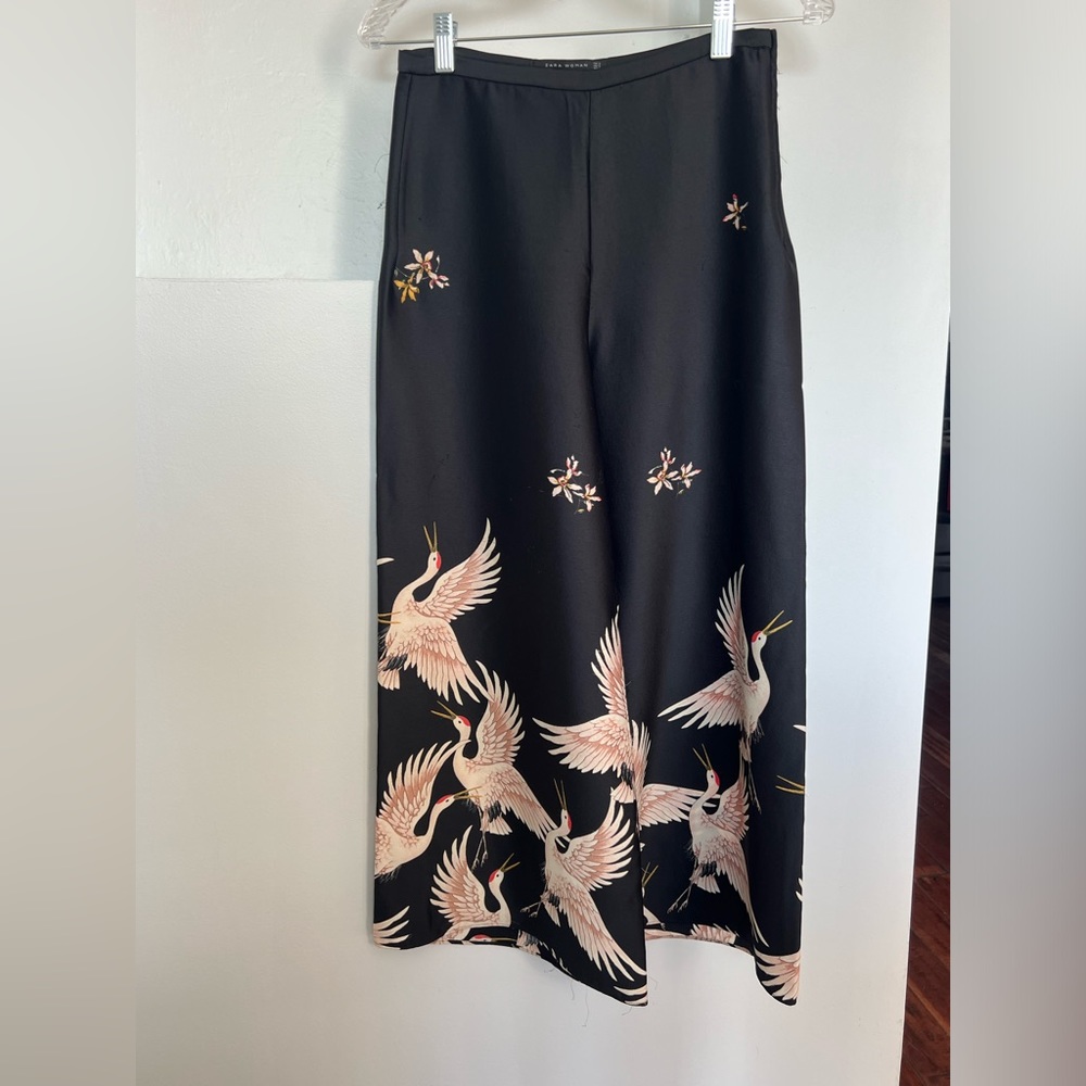 Beautiful VINTAGE wide legged vintage flamingo/crane pants